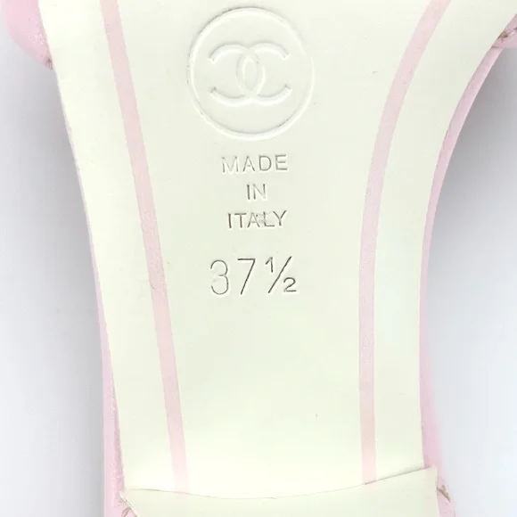 CHANEL 2022 Quilted Lambskin Light Pink CC Logo Mules Slides Sandals 37.5 - Picture 8 of 9